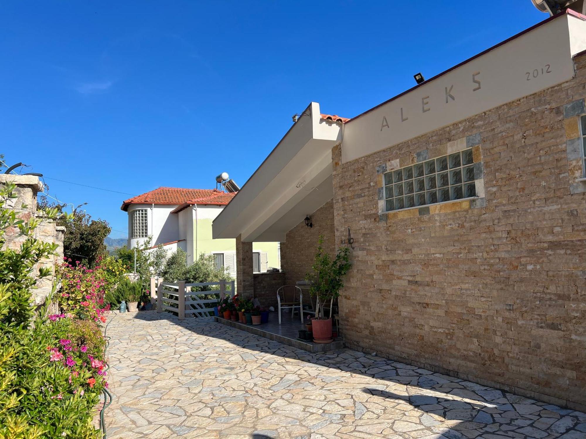 Vila Aleks Vuno Exteriér fotografie